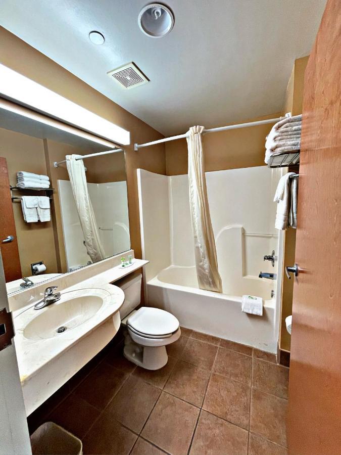 Single Room Private Bathroom