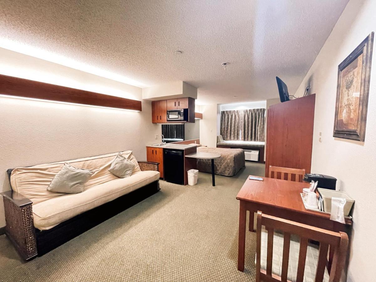 Single Room Private Bathroom